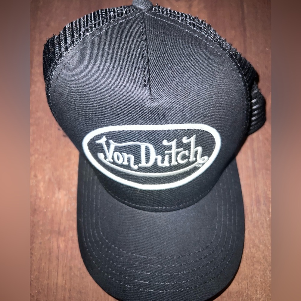 Authentic Von Dutch Trucker Hat Black/White